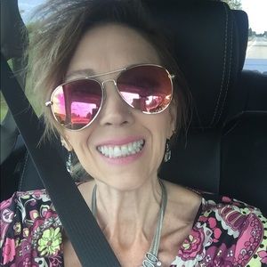 Meet your Posher, Tracy